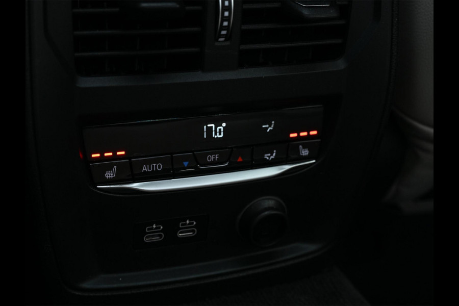 BMW 3-serie 330i High Executive M-Sport Pro | Panoramadak | HUD | Harman/Kardon | Memory Seats | Active Cruise | BMW Gesture Control | Camera | Stoelverwarming V+A | Ambiance Interieur | Stuurverwarming |