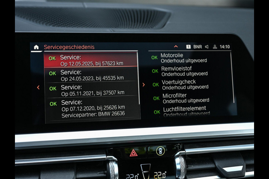 BMW 3-serie 330i High Executive M-Sport Pro | Panoramadak | HUD | Harman/Kardon | Memory Seats | Active Cruise | BMW Gesture Control | Camera | Stoelverwarming V+A | Ambiance Interieur | Stuurverwarming |
