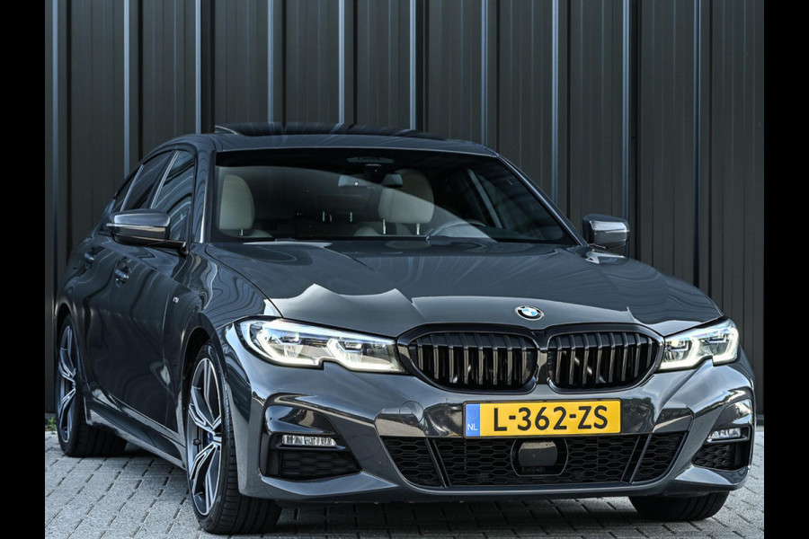 BMW 3-serie 330i High Executive M-Sport Pro | Panoramadak | HUD | Harman/Kardon | Memory Seats | Active Cruise | BMW Gesture Control | Camera | Stoelverwarming V+A | Ambiance Interieur | Stuurverwarming |