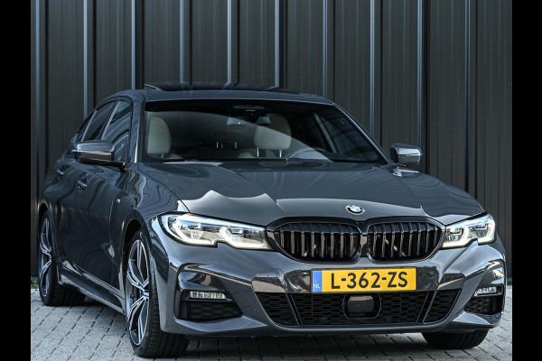 BMW 3-serie 330i High Executive M-Sport Pro | Panoramadak | HUD | Harman/Kardon | Memory Seats | Active Cruise | BMW Gesture Control | Camera | Stoelverwarming V+A | Ambiance Interieur | Stuurverwarming |