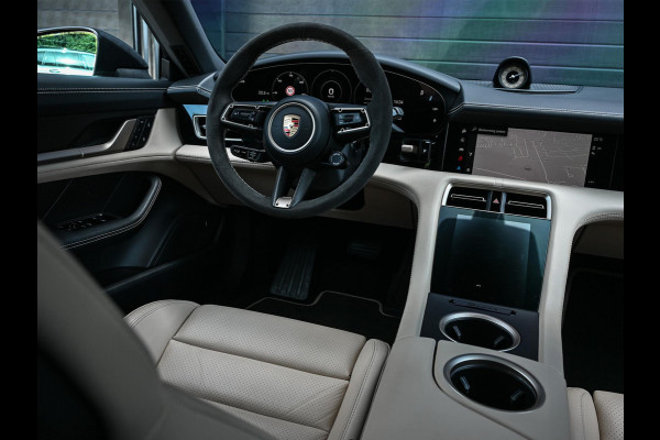 Porsche Taycan Sport Turismo 4S 79 kWh | Panoramdak | Bose | HUD | Camera | Night Vision | Carbon Interieur | Sport Chrono | Achterasbesturing | 14-Wegs Memory Seats | Stoelverwarming V+A | Passagiers Display |