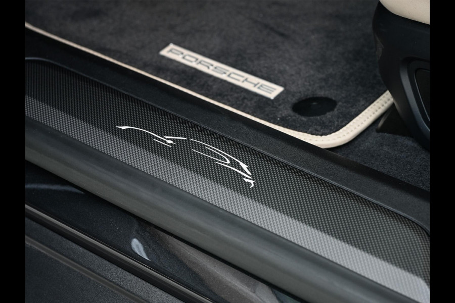 Porsche Taycan Sport Turismo 4S 79 kWh | Panoramdak | Bose | HUD | Camera | Night Vision | Carbon Interieur | Sport Chrono | Achterasbesturing | 14-Wegs Memory Seats | Stoelverwarming V+A | Passagiers Display |