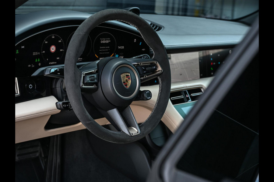 Porsche Taycan Sport Turismo 4S 79 kWh | Panoramdak | Bose | HUD | Camera | Night Vision | Carbon Interieur | Sport Chrono | Achterasbesturing | 14-Wegs Memory Seats | Stoelverwarming V+A | Passagiers Display |