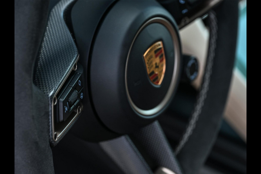 Porsche Taycan Sport Turismo 4S 79 kWh | Panoramdak | Bose | HUD | Camera | Night Vision | Carbon Interieur | Sport Chrono | Achterasbesturing | 14-Wegs Memory Seats | Stoelverwarming V+A | Passagiers Display |