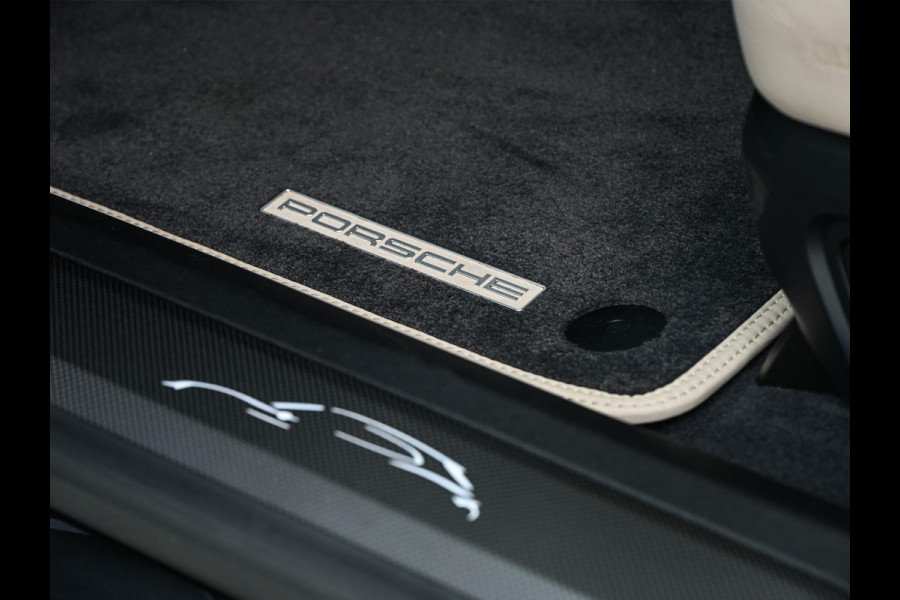 Porsche Taycan Sport Turismo 4S 79 kWh | Panoramdak | Bose | HUD | Camera | Night Vision | Carbon Interieur | Sport Chrono | Achterasbesturing | 14-Wegs Memory Seats | Stoelverwarming V+A | Passagiers Display |
