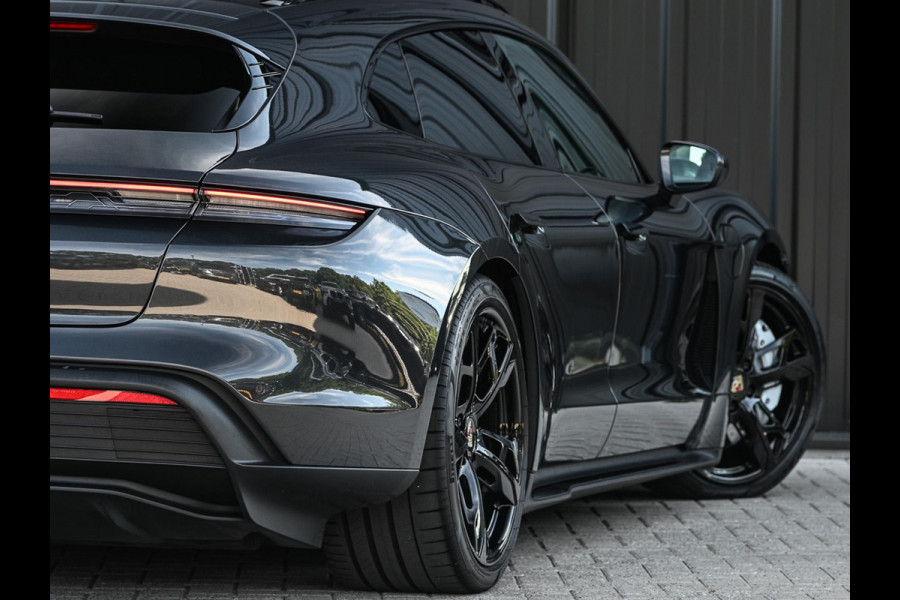 Porsche Taycan Sport Turismo 4S 79 kWh | Panoramdak | Bose | HUD | Camera | Night Vision | Carbon Interieur | Sport Chrono | Achterasbesturing | 14-Wegs Memory Seats | Stoelverwarming V+A | Passagiers Display |