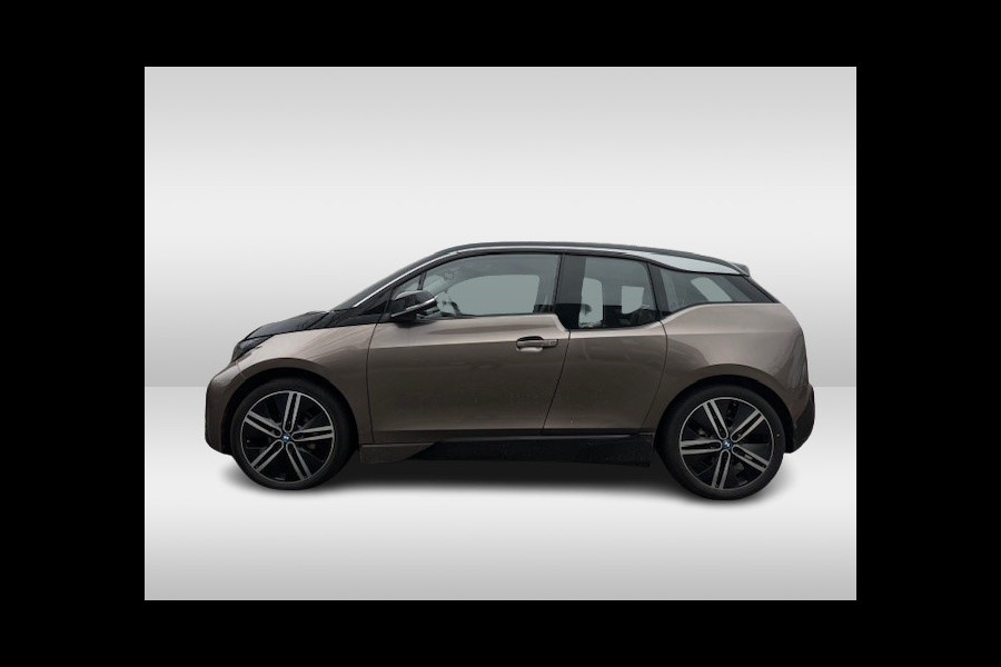BMW i3 Executive Edition 120Ah 42 kWh / Panoramadak / Camera / Navigatie / 20'' / DAB / Stoelverwarming / Warmtepomp / Cruise Control
