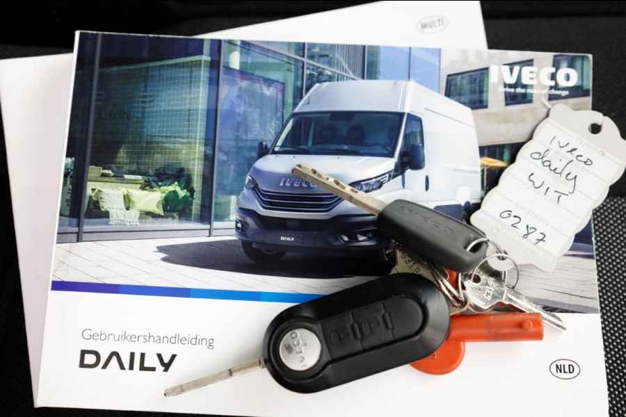 Iveco Daily 35C14 136pk Bakwagen met laadklep en zijdeur 04-2024