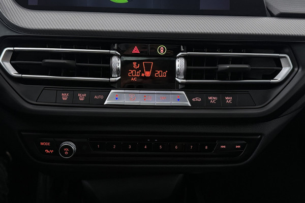 BMW 2 Serie Gran Coupé 218i Business Edition (PANORAMADAK, CRUISE CONTROL, NAVIGATIE, PARKEERSENSOREN)