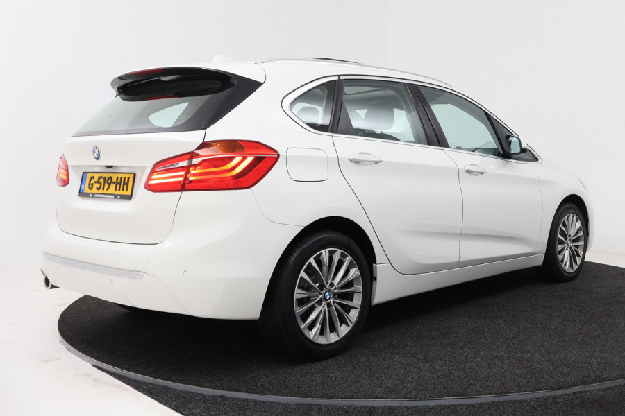 BMW 2 Serie Active Tourer 218i High Executive Edition (PANORAMADAK, TREKHAAK, STOELVERWARMING, CAMERA, DEALER ONDERHOUDEN)