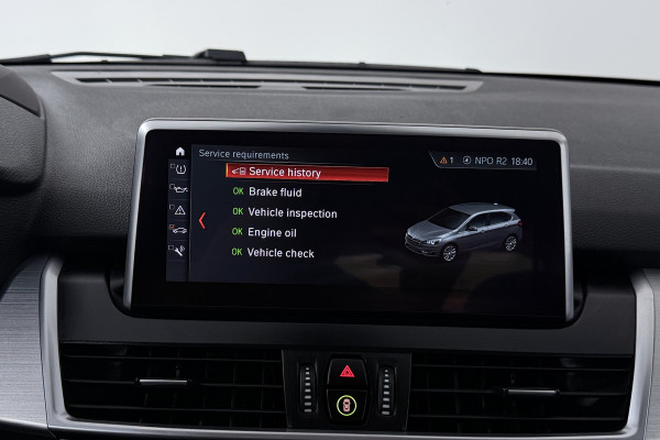 BMW 2 Serie Active Tourer 218i High Executive Edition (PANORAMADAK, TREKHAAK, STOELVERWARMING, CAMERA, DEALER ONDERHOUDEN)