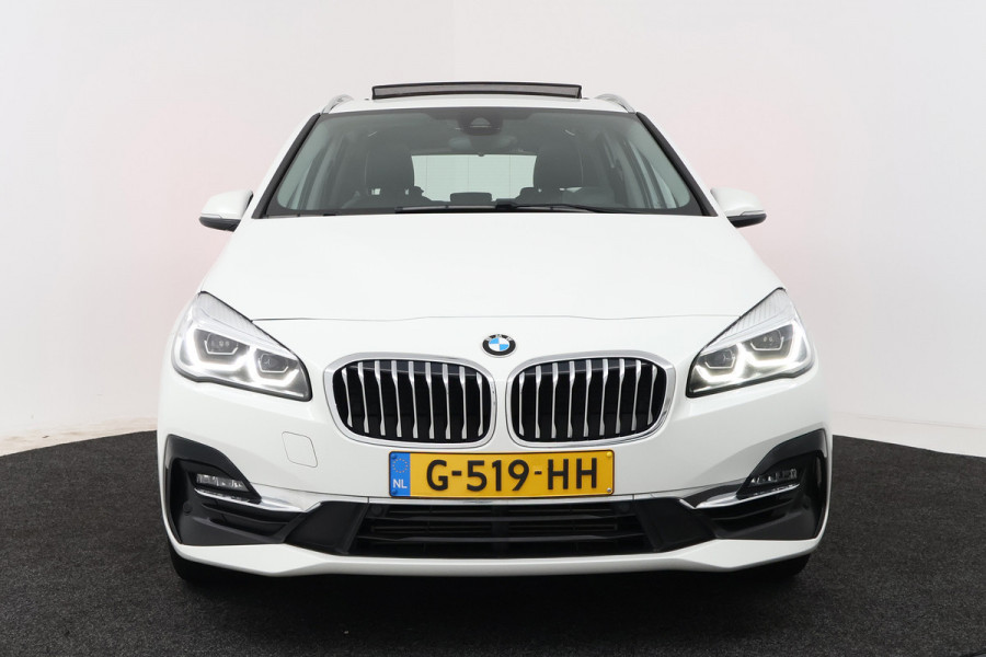 BMW 2 Serie Active Tourer 218i High Executive Edition (PANORAMADAK, TREKHAAK, STOELVERWARMING, CAMERA, DEALER ONDERHOUDEN)