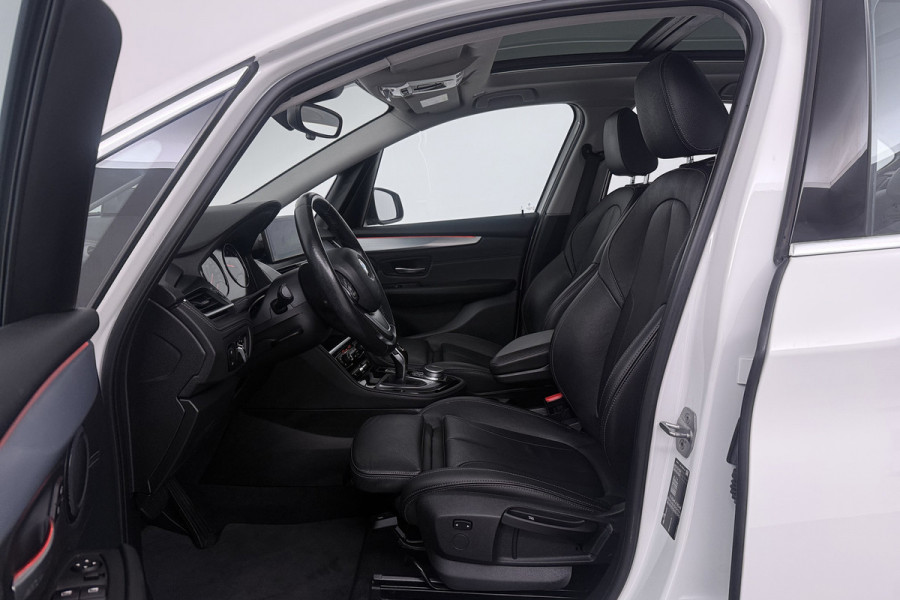 BMW 2 Serie Active Tourer 218i High Executive Edition (PANORAMADAK, TREKHAAK, STOELVERWARMING, CAMERA, DEALER ONDERHOUDEN)