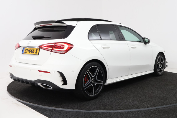 Mercedes-Benz A-Klasse 180 Business Solution AMG (PANORAMADAK, STOELVERWARMING, SFEERVERLICHTING, CAMERA, PARKEERSENSOREN)