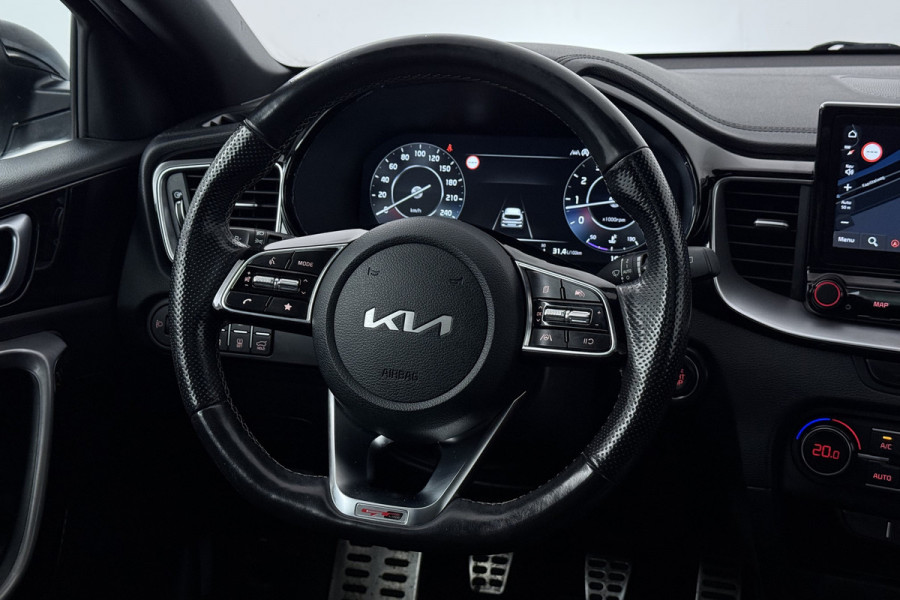 Kia Ceed Sportswagon 1.5 T-GDi GT-Line (PANORAMADAK, STOEL/STUUR VERWARMING, CAMERA, NAVIGATIE, PARKEERSENSOREN)