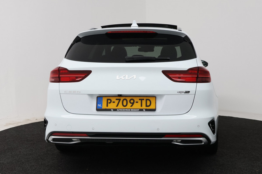 Kia Ceed Sportswagon 1.5 T-GDi GT-Line (PANORAMADAK, STOEL/STUUR VERWARMING, CAMERA, NAVIGATIE, PARKEERSENSOREN)