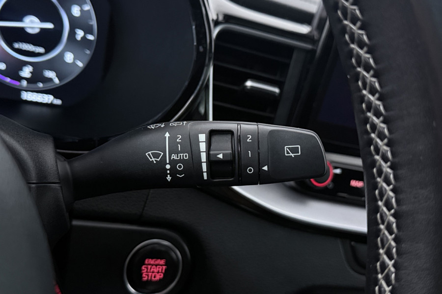 Kia Ceed Sportswagon 1.5 T-GDi GT-Line (PANORAMADAK, STOEL/STUUR VERWARMING, CAMERA, NAVIGATIE, PARKEERSENSOREN)