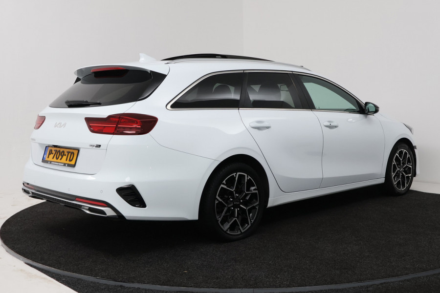 Kia Ceed Sportswagon 1.5 T-GDi GT-Line (PANORAMADAK, STOEL/STUUR VERWARMING, CAMERA, NAVIGATIE, PARKEERSENSOREN)