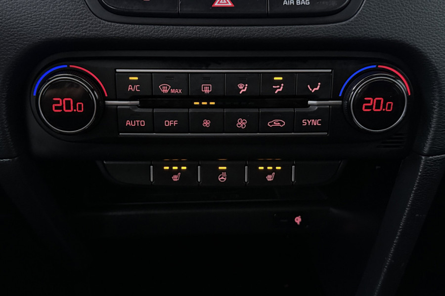 Kia Ceed Sportswagon 1.5 T-GDi GT-Line (PANORAMADAK, STOEL/STUUR VERWARMING, CAMERA, NAVIGATIE, PARKEERSENSOREN)