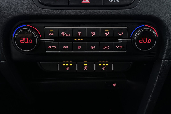 Kia Ceed Sportswagon 1.5 T-GDi GT-Line (PANORAMADAK, STOEL/STUUR VERWARMING, CAMERA, NAVIGATIE, PARKEERSENSOREN)