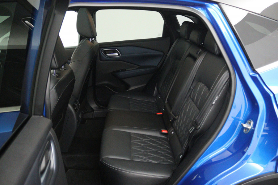 Nissan QASHQAI 1.3 MHEV Xtronic Tekna Plus (PANO, TREKHAAK, CAMERA, STUUR-/STOELVERWARMING, ELEKT. STOELEN, MEMORY)