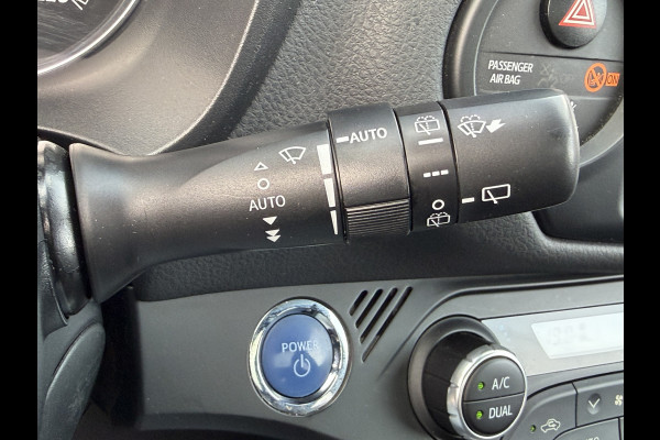 Toyota Yaris 1.5 Hybrid Bi-Tone Plus | Pano dak | PDC Achter | 10 jr GARANTIE | Rijklaar!!