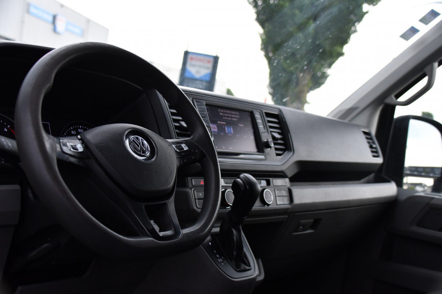 Volkswagen Crafter 35 2.0 TDI L3H3 PB Edition Camera, Adaptieve Cruise, Carplay, LED, Trekhaak, Multimedia, 140pk, Automaat, Sensoren, Uniek!