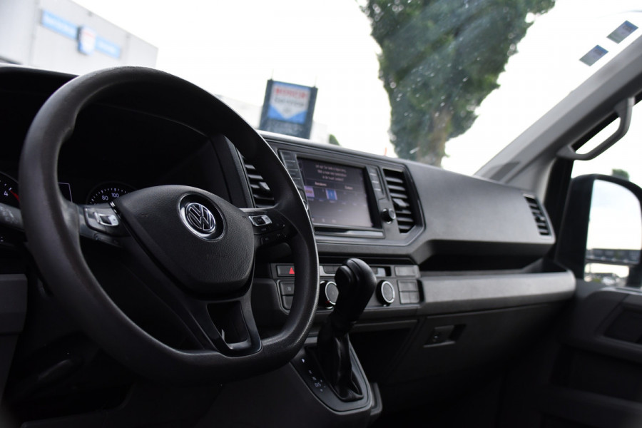 Volkswagen Crafter 35 2.0 TDI L3H3 PB Edition Camera, Adaptieve Cruise, Carplay, LED, Trekhaak, Multimedia, 140pk, Automaat, Sensoren, Uniek!