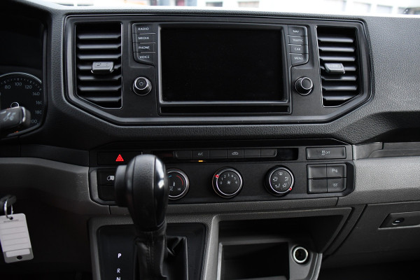 Volkswagen Crafter 35 2.0 TDI L3H3 PB Edition Camera, Adaptieve Cruise, Carplay, LED, Trekhaak, Multimedia, 140pk, Automaat, Sensoren, Uniek!