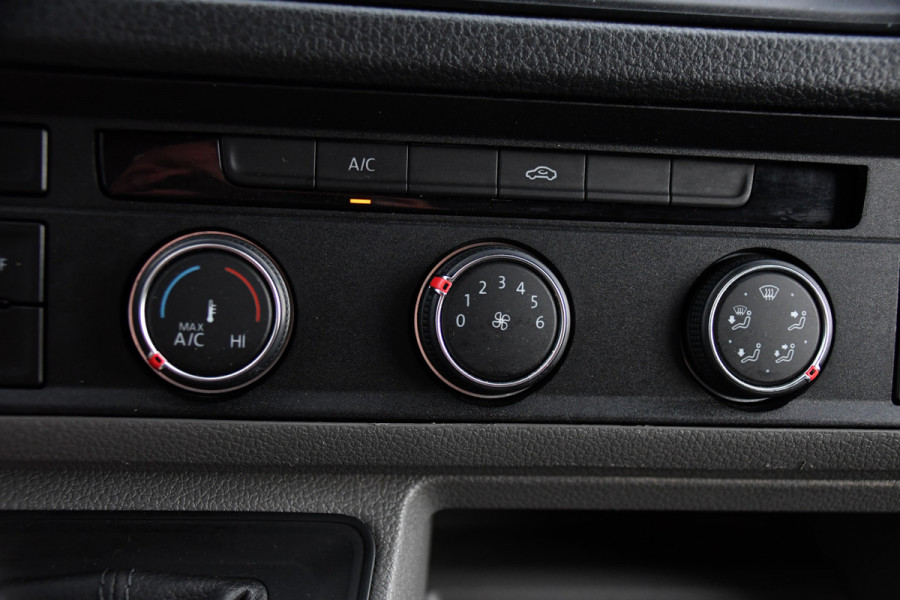 Volkswagen Crafter 35 2.0 TDI L3H3 PB Edition Camera, Adaptieve Cruise, Carplay, LED, Trekhaak, Multimedia, 140pk, Automaat, Sensoren, Uniek!