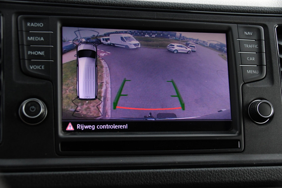 Volkswagen Crafter 35 2.0 TDI L3H3 PB Edition Camera, Adaptieve Cruise, Carplay, LED, Trekhaak, Multimedia, 140pk, Automaat, Sensoren, Uniek!