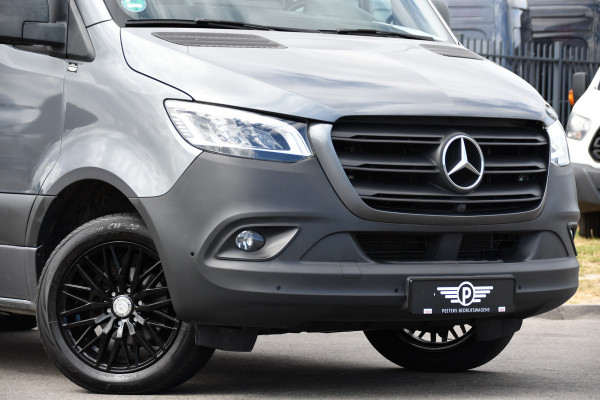 Mercedes-Benz Sprinter 319 V6 3.0 CDI L2H2 DC PB Edition 360 Camera, Cruise, Carplay, Automaat, LED, Stoelverwarming, 10,5'' Mbux, Multimedia, Geveerde stoel, 190pk, Trekhaak, Uniek!