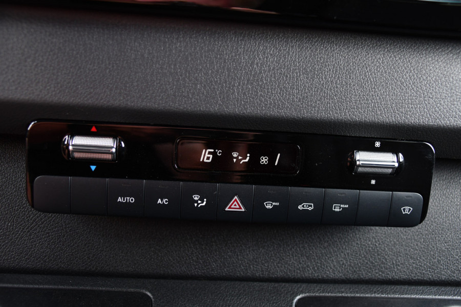 Mercedes-Benz Sprinter 319 V6 3.0 CDI L2H2 DC PB Edition 360 Camera, Cruise, Carplay, Automaat, LED, Stoelverwarming, 10,5'' Mbux, Multimedia, Geveerde stoel, 190pk, Trekhaak, Uniek!