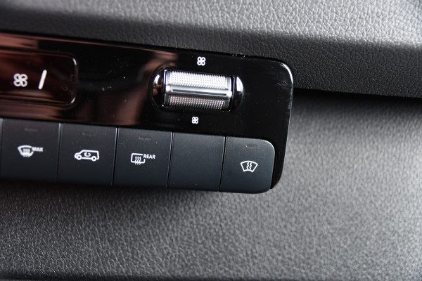Mercedes-Benz Sprinter 319 V6 3.0 CDI L2H2 DC PB Edition 360 Camera, Cruise, Carplay, Automaat, LED, Stoelverwarming, 10,5'' Mbux, Multimedia, Geveerde stoel, 190pk, Trekhaak, Uniek!