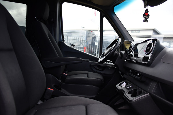 Mercedes-Benz Sprinter 319 V6 3.0 CDI L2H2 DC PB Edition 360 Camera, Cruise, Carplay, Automaat, LED, Stoelverwarming, 10,5'' Mbux, Multimedia, Geveerde stoel, 190pk, Trekhaak, Uniek!