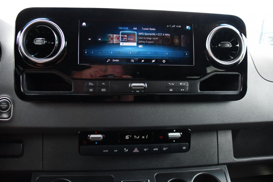 Mercedes-Benz Sprinter 319 V6 3.0 CDI L2H2 DC PB Edition 360 Camera, Cruise, Carplay, Automaat, LED, Stoelverwarming, 10,5'' Mbux, Multimedia, Geveerde stoel, 190pk, Trekhaak, Uniek!