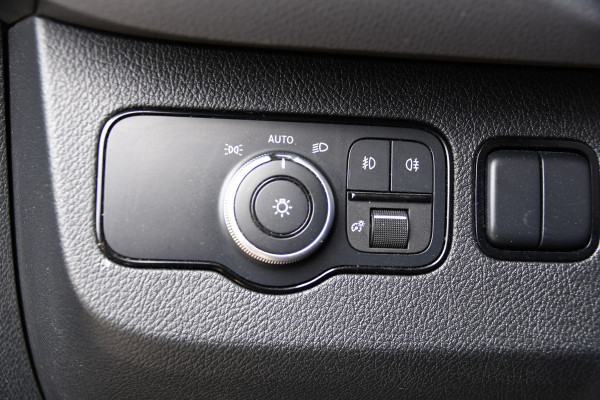 Mercedes-Benz Sprinter 319 V6 3.0 CDI L2H2 DC PB Edition 360 Camera, Cruise, Carplay, Automaat, LED, Stoelverwarming, 10,5'' Mbux, Multimedia, Geveerde stoel, 190pk, Trekhaak, Uniek!