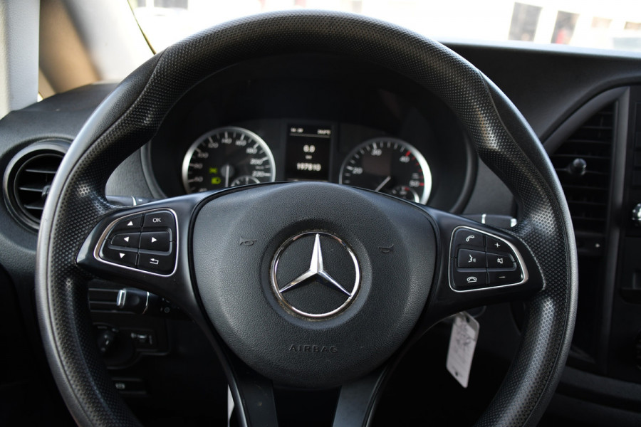 Mercedes-Benz Vito 114 CDI L2 Edition Camera, Cruise, Standkachel, Automaat, Trekhaak, 143pk, Multimedia, Stoelverwarming, Uniek!