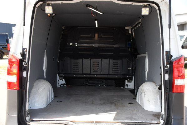 Mercedes-Benz Vito 114 CDI L2 Edition Camera, Cruise, Standkachel, Automaat, Trekhaak, 143pk, Multimedia, Stoelverwarming, Uniek!