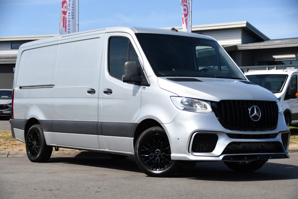 Mercedes-Benz Sprinter 317 1.9 CDI L2H1 AMG Edition Camera, Cruise, Carplay, Stoelverwarming, Clima, Geveerde Stoel, Automaat, Multimedia, Uniek!