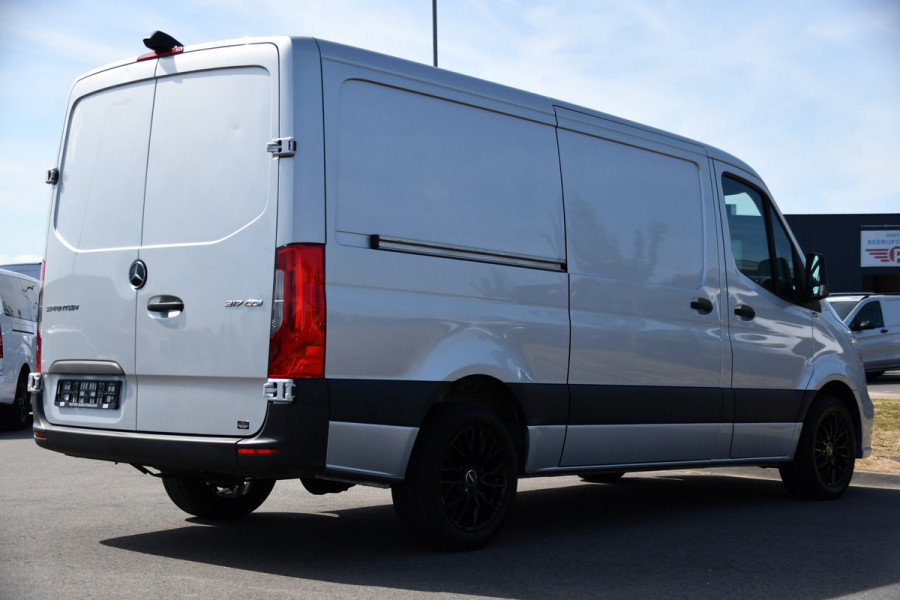 Mercedes-Benz Sprinter 317 1.9 CDI L2H1 AMG Edition Camera, Cruise, Carplay, Stoelverwarming, Clima, Geveerde Stoel, Automaat, Multimedia, Uniek!