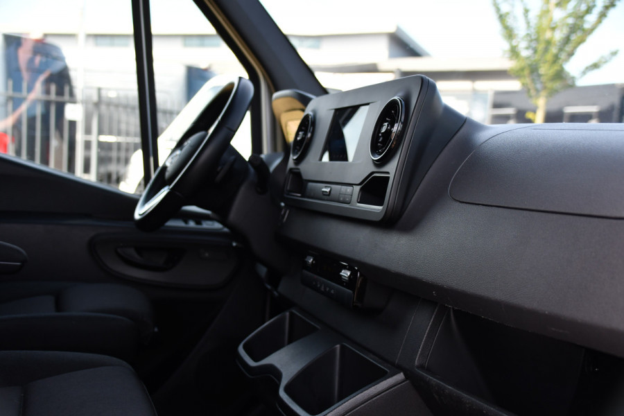 Mercedes-Benz Sprinter 317 1.9 CDI L2H1 AMG Edition Camera, Cruise, Carplay, Stoelverwarming, Clima, Geveerde Stoel, Automaat, Multimedia, Uniek!