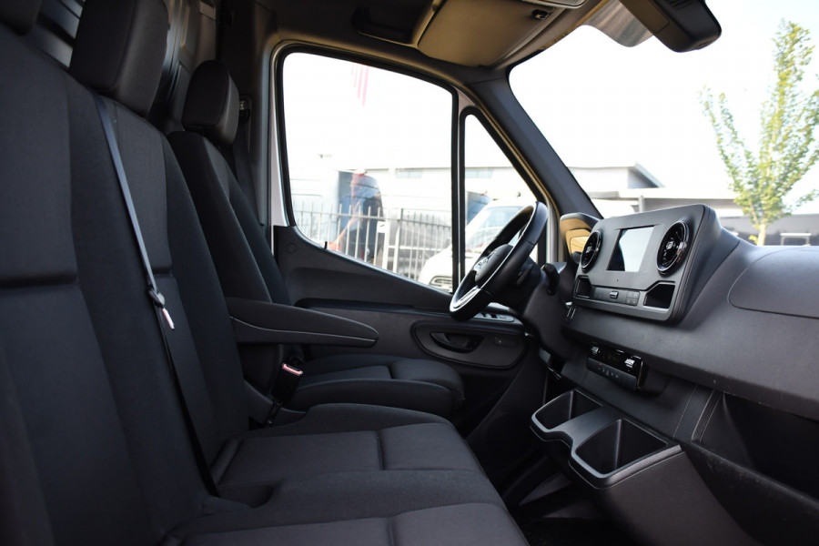 Mercedes-Benz Sprinter 317 1.9 CDI L2H1 AMG Edition Camera, Cruise, Carplay, Stoelverwarming, Clima, Geveerde Stoel, Automaat, Multimedia, Uniek!