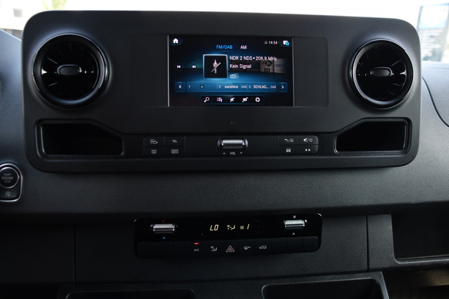 Mercedes-Benz Sprinter 317 1.9 CDI L2H1 AMG Edition Camera, Cruise, Carplay, Stoelverwarming, Clima, Geveerde Stoel, Automaat, Multimedia, Uniek!