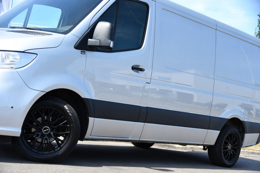Mercedes-Benz Sprinter 317 1.9 CDI L2H1 AMG Edition Camera, Cruise, Carplay, Stoelverwarming, Clima, Geveerde Stoel, Automaat, Multimedia, Uniek!