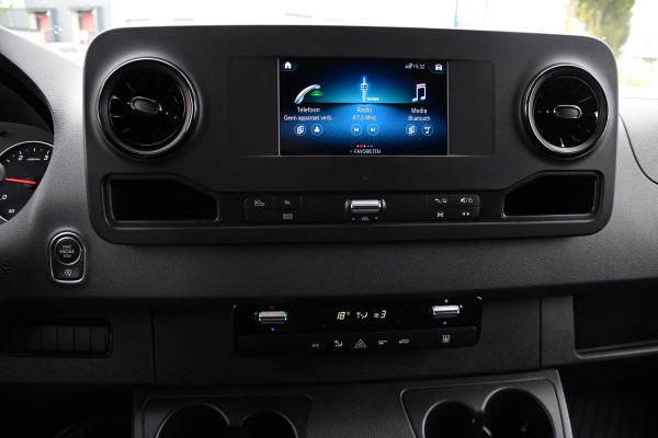 Mercedes-Benz Sprinter 317 1.9 CDI L2H1 RWD Black Edition Camera, Cruise, Carplay, 170pk, Automaat, LED, Multimedia,  Stoelverwarming, UNIEK