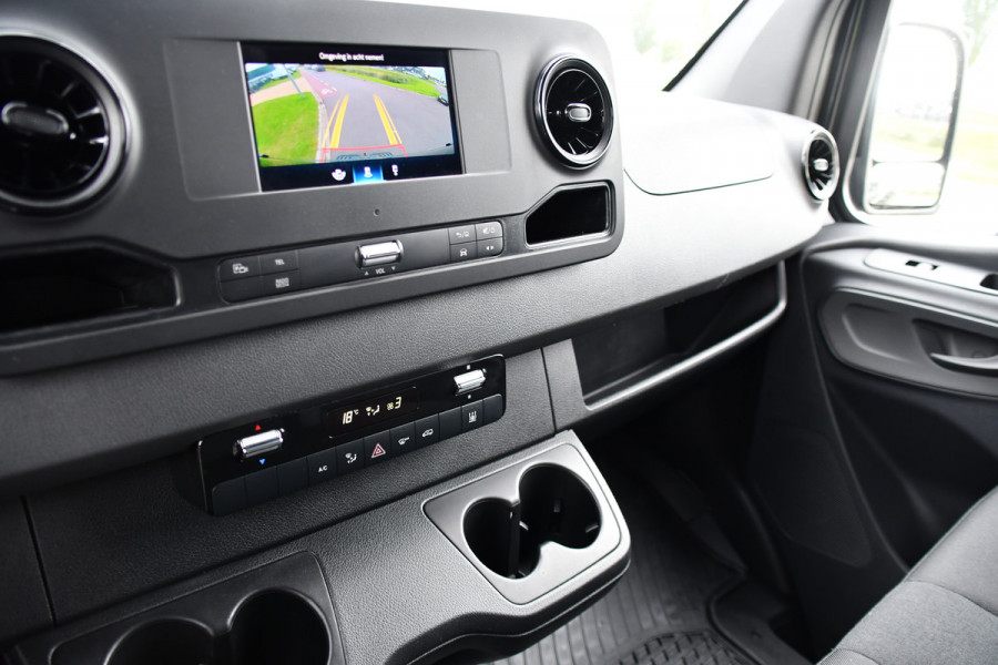 Mercedes-Benz Sprinter 317 1.9 CDI L2H1 RWD Black Edition Camera, Cruise, Carplay, 170pk, Automaat, LED, Multimedia,  Stoelverwarming, UNIEK
