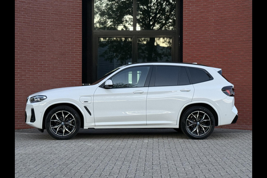 BMW X3 xDrive30e M-Sport Trekhaak Sfeerverlichting