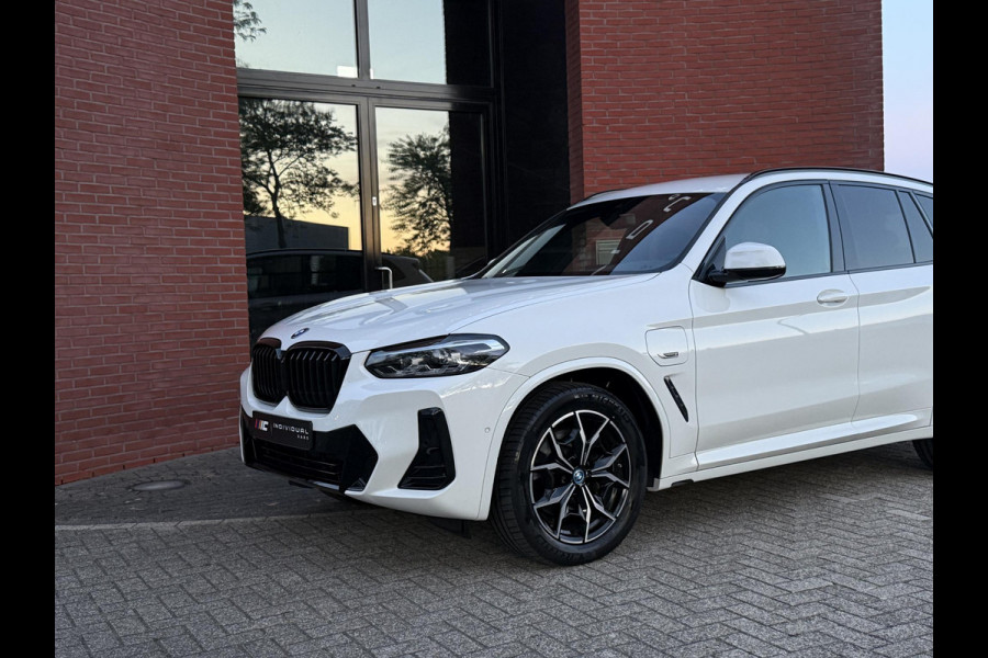 BMW X3 xDrive30e M-Sport Trekhaak Sfeerverlichting