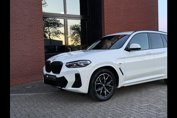 BMW X3 xDrive30e M-Sport Trekhaak Sfeerverlichting